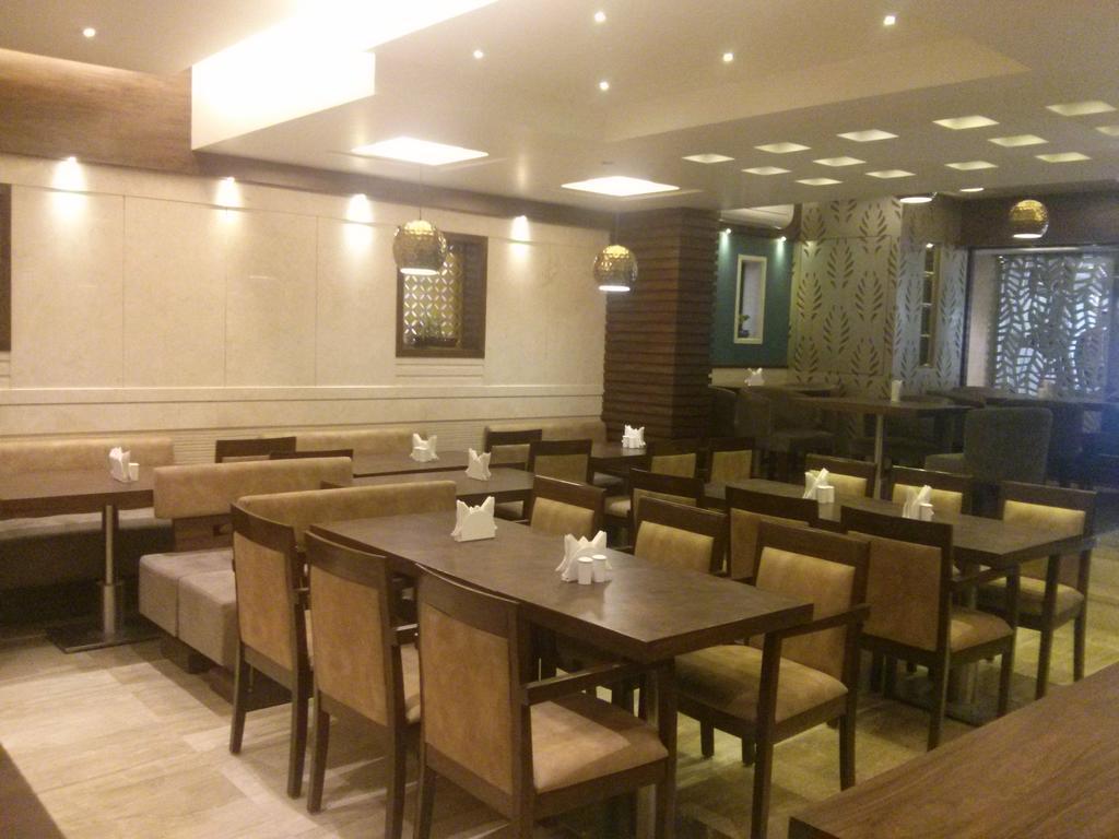 Hotel Le Grande - Mumbai International Airport Exteriör bild